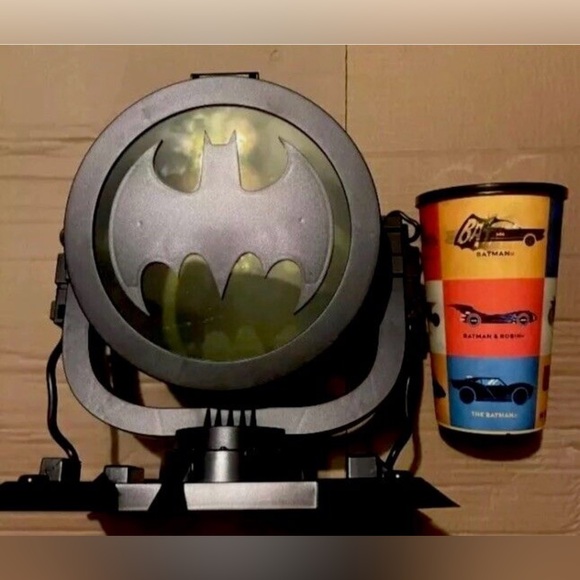Batman Bat-Signal AMC Exclusive Popcorn Bucket + Cup 85th Anniversary SHIPS NOW - Picture 2 of 2